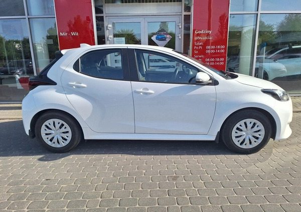 Toyota Yaris cena 82900 przebieg: 22725, rok produkcji 2022 z Podkowa Leśna małe 596